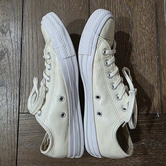 Converse Chuck Taylor All Star Leather OX Sneaker, Women's Size 7 - Picture 5 of 9